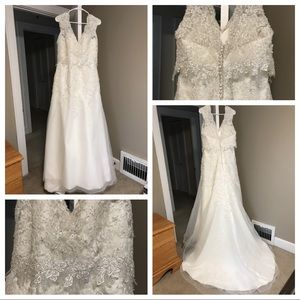 NEVER WORN Mori Lee Wedding Gown, Size 18
